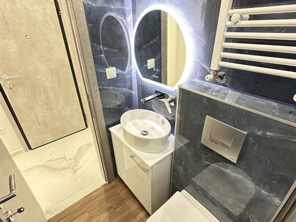 Forumland Real Estate, Μπάνιο