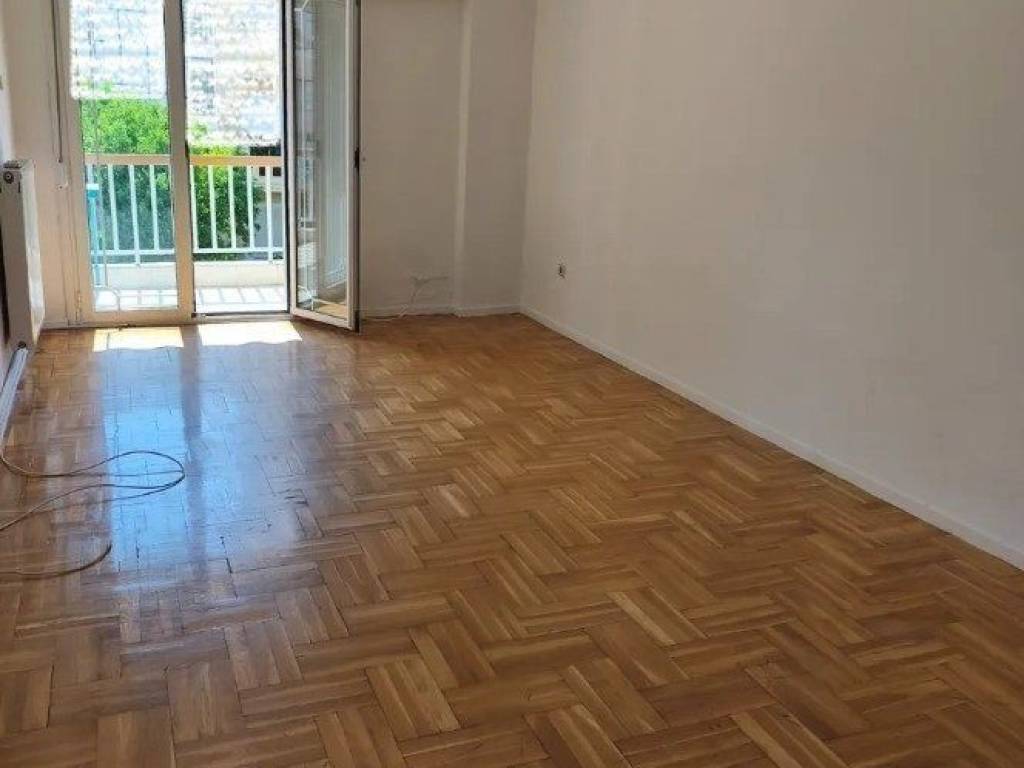 Forumland Real Estate, Σαλόνι