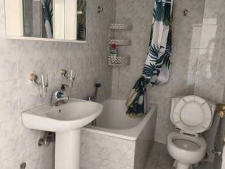 Forumland Real Estate, Μπάνιο