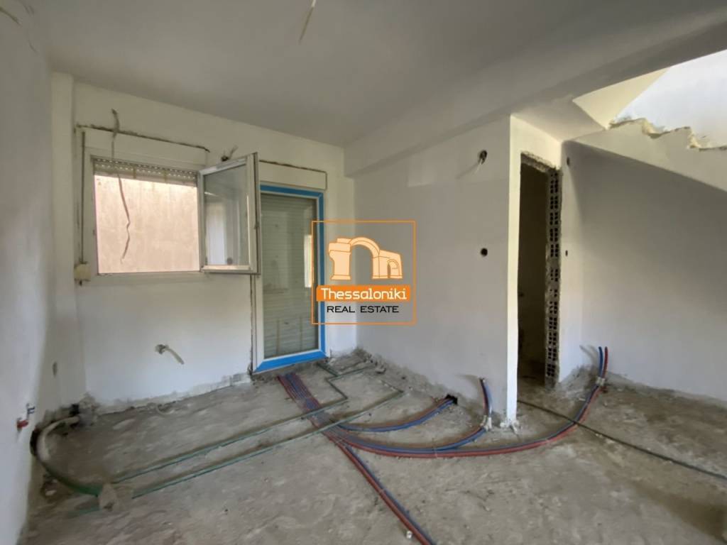 Μεσημέρι, Συγκρότημα κατοικιών