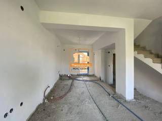 Μεσημέρι, Συγκρότημα κατοικιών