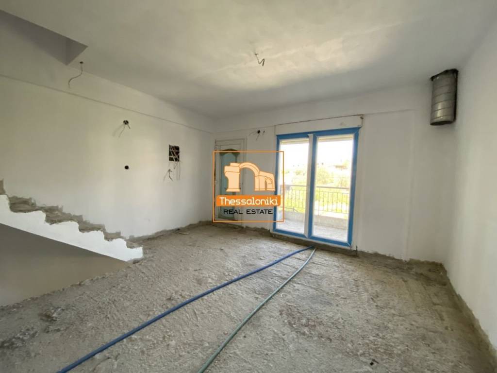 Μεσημέρι, Συγκρότημα κατοικιών