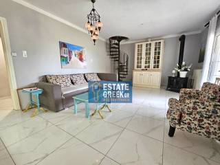 ★ Πλήρως επιπλωμένη ★ Κλειστό γκαράζ 27τμ ★ 4 υπνοδωμάτια + 2 μπάνια ★ 