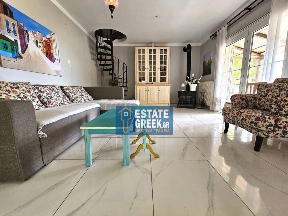 ★ Πλήρως επιπλωμένη ★ Κλειστό γκαράζ 27τμ ★ 4 υπνοδωμάτια + 2 μπάνια ★ 