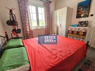 ★ Πλήρως επιπλωμένη ★ Κλειστό γκαράζ 27τμ ★ 4 υπνοδωμάτια + 2 μπάνια ★ 