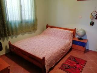 (πρώτο υπνοδωμάτιο)