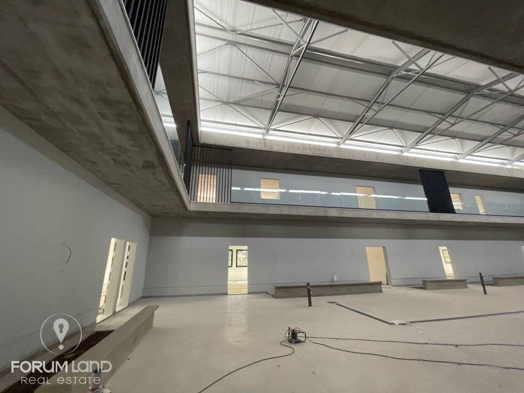 Forumland Real Estate, επαγγελματικός χώρος