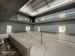 Forumland Real Estate, επαγγελματικός χώρος