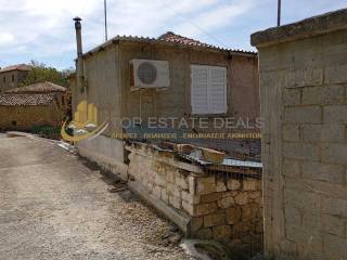 thea apenanti apo to oikopedo