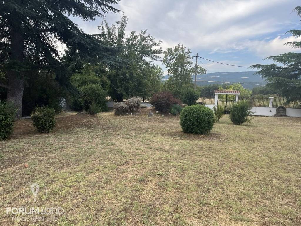 Forumland Real Estate, Οικόπεδο 900τ.μ.