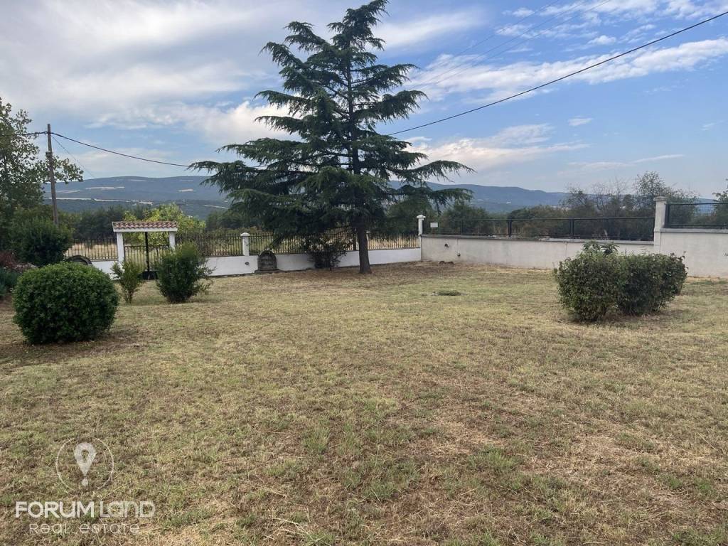 Forumland Real Estate, Οικόπεδο 900τ.μ.