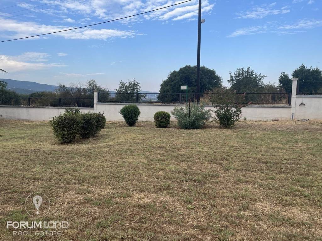 Forumland Real Estate, Οικόπεδο 900τ.μ.