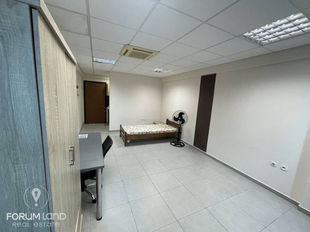 Forumland Real Estate, Studio