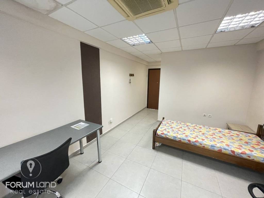 Forumland Real Estate, Studio