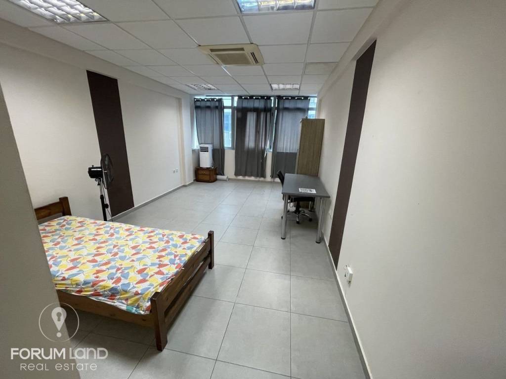 Forumland Real Estate, Studio