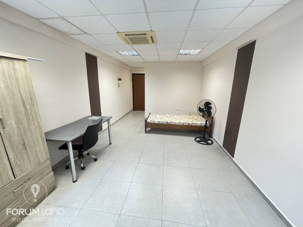 Forumland Real Estate, Studio