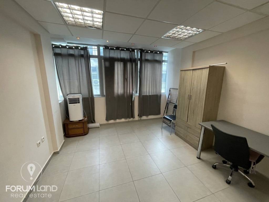 Forumland Real Estate, Studio