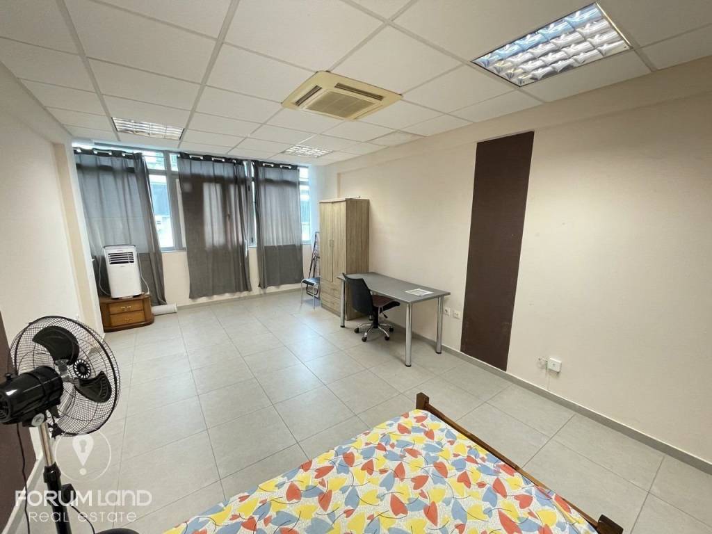 Forumland Real Estate, Studio