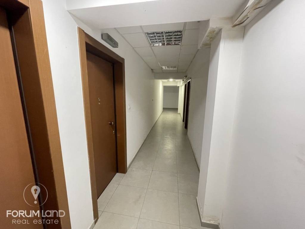 Forumland Real Estate, Διάδρομος