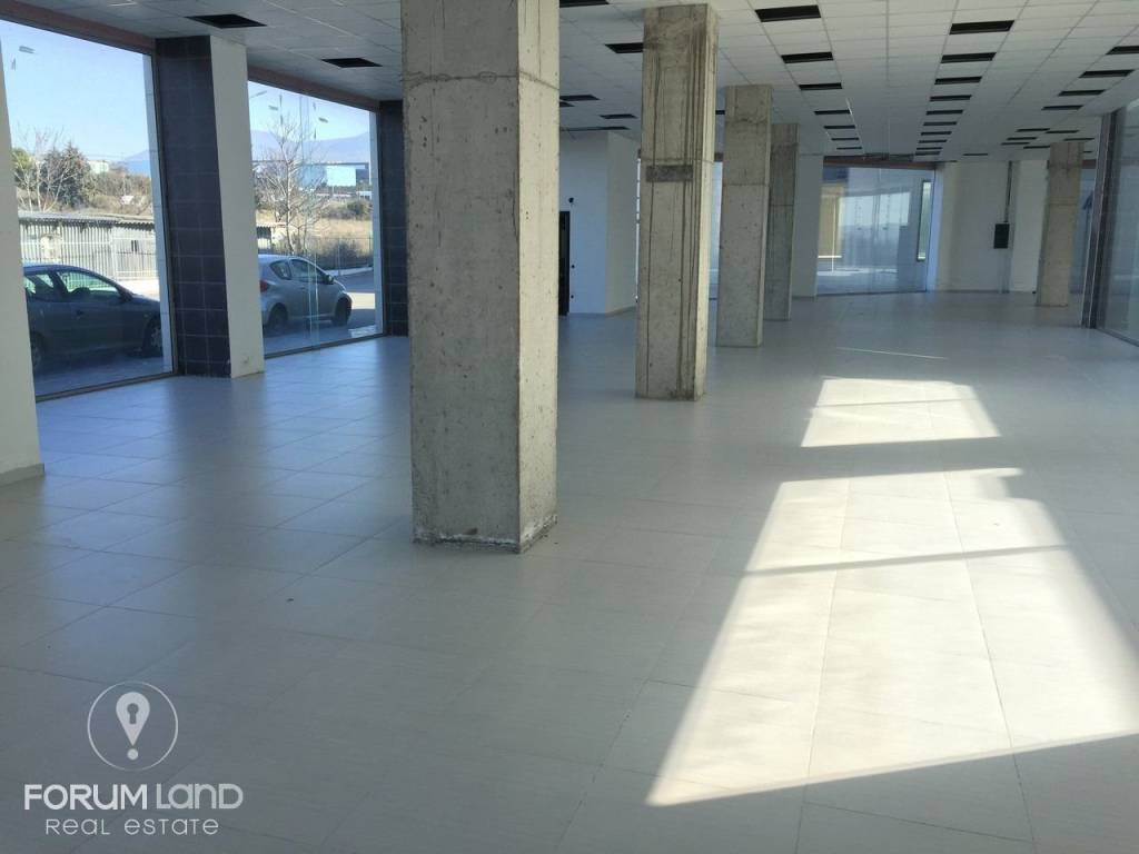 Forumland Real Estate, κατάστημα