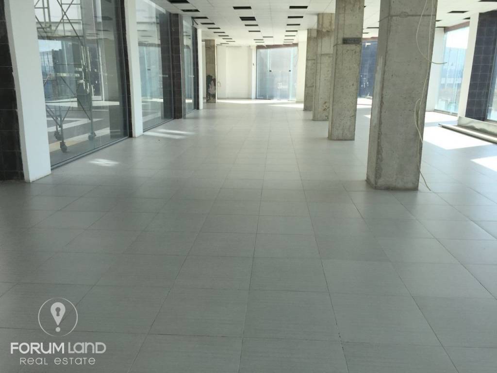 Forumland Real Estate, κατάστημα