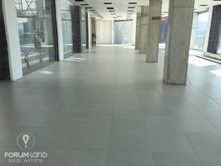 Forumland Real Estate, κατάστημα