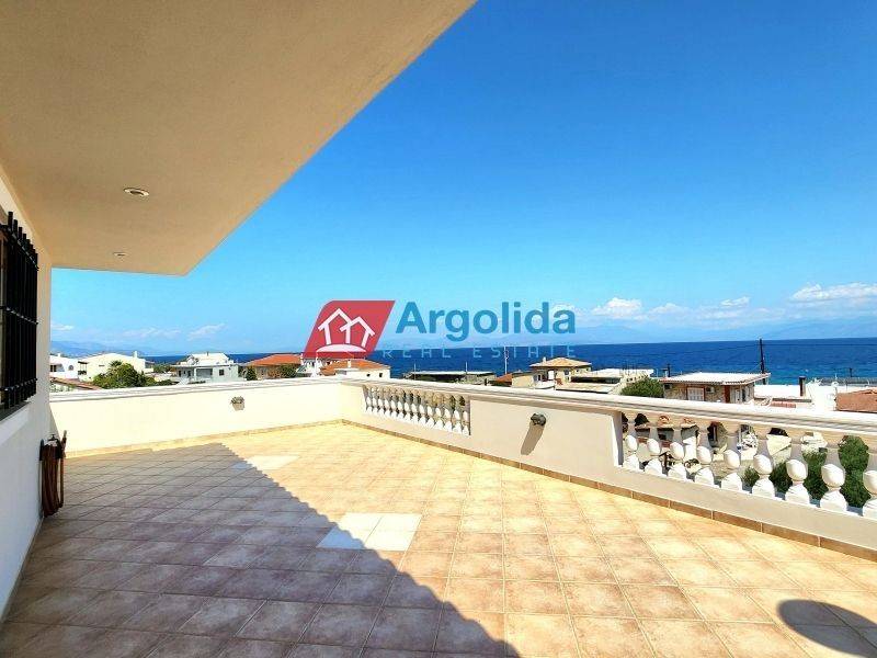 Θέα από μπαλκόνι