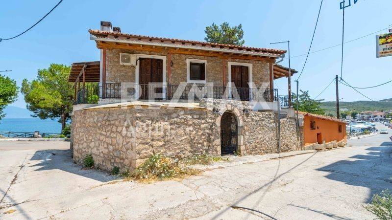 Πίσω Όψη Μονοκατοικίας