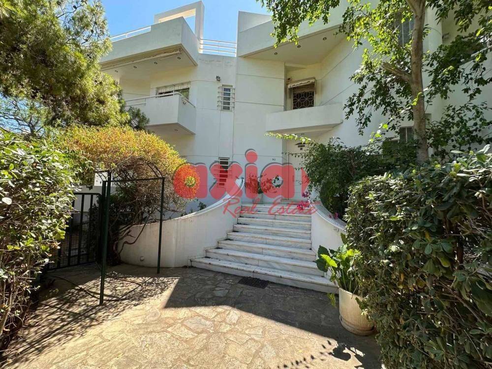 Αθήνα, Κάτω Γλυφάδα. Πωλείται μονοκατοικία