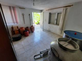 ΞΕΝΩΝΑΣ-ΔΩΜΑΤΙΟ-Ή ΑΠΟΘΗΚΗ ΣΤΟ ΙΣΟΓΕΙΟ