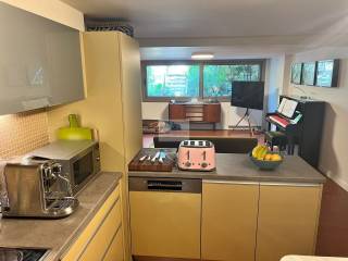 FULLY EQUIPMENT KITCHEN