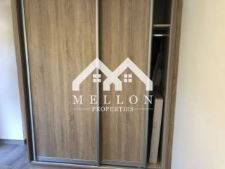 Εντοιχιζόμενη ντουλάπα