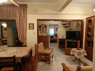 Saloni kai trapezaria