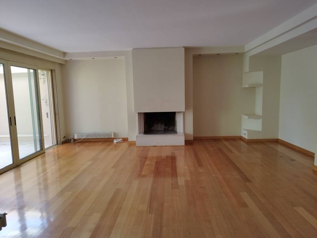 Φωτεινό σαλόνι