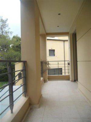 Μπαλκόνια μπρος-πίσω