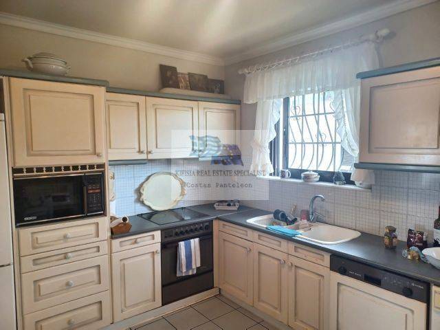 FULLY EQUIPMENT KITCHEN