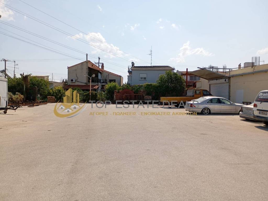 megalos choros parkingk 750 t.m. piso apo to ktirio