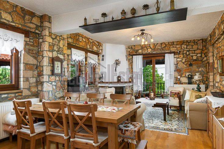 Ανώγειο - Σαλοτραπεζαρία