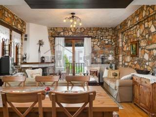 Ανώγειο - Σαλοτραπεζαρία