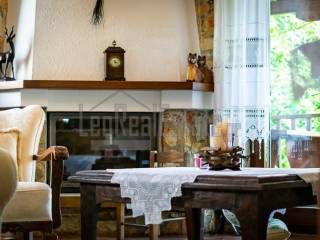 Ανώγειο - Σαλοτραπεζαρία