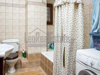 1ος Όροφος - Μπάνιο