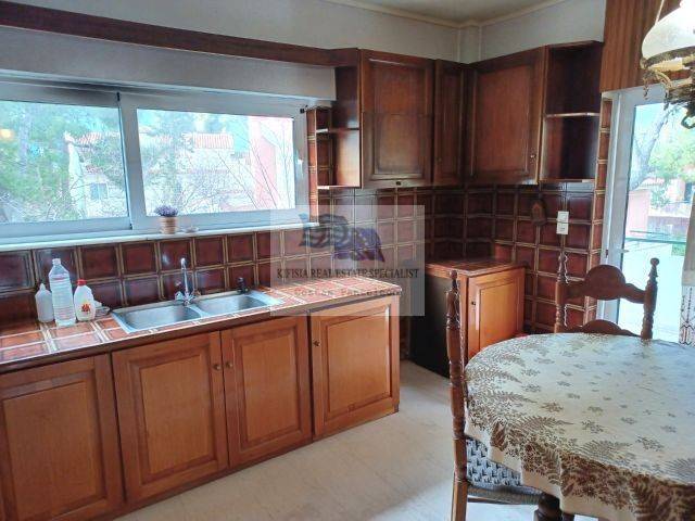 KITCHEN WITH DINING AREA
