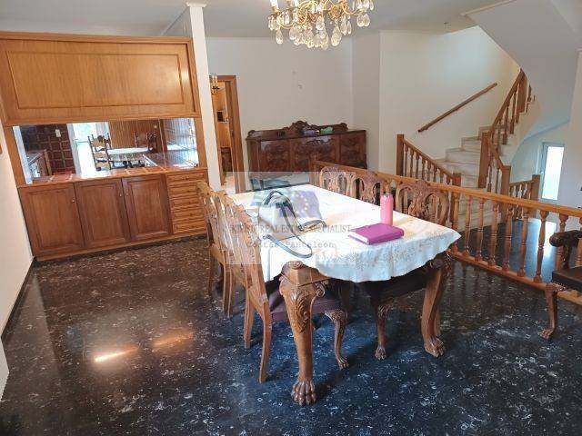 DINING AREA - OPEN PLAN KITCHEN