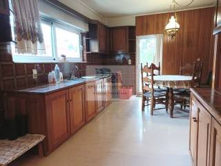 KITCHEN WITH DINING AREA