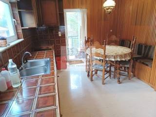 KITCHEN WITH DINING AREA