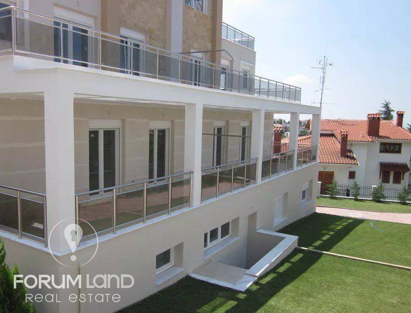 Forumland Real Estate, Εξωτερική Όψη