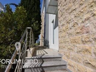 Forumland Real Estate, Εξωτερικές Σκάλες