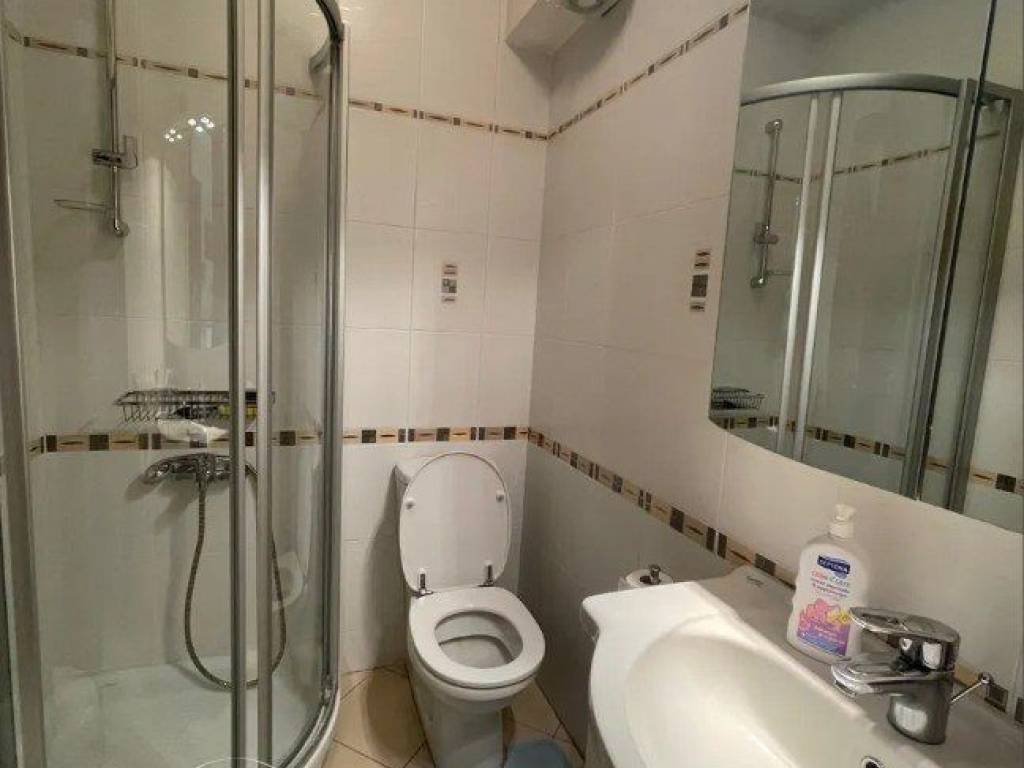 Forumland Real Estate, Μπάνιο