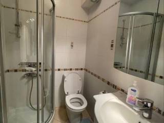 Forumland Real Estate, Μπάνιο