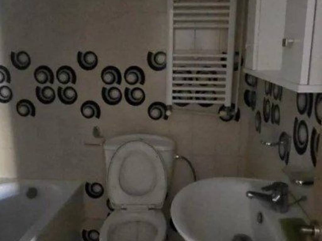 Forumland Real Estate, Μπάνιο